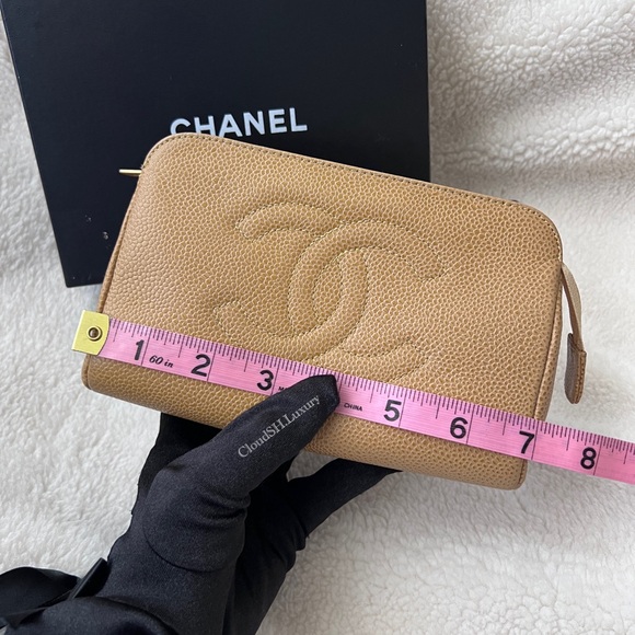 Auth Chanel Beige Vintage CC Logo Caviar Cosmetic Pouch w/ Gold hardware - Picture 13 of 15